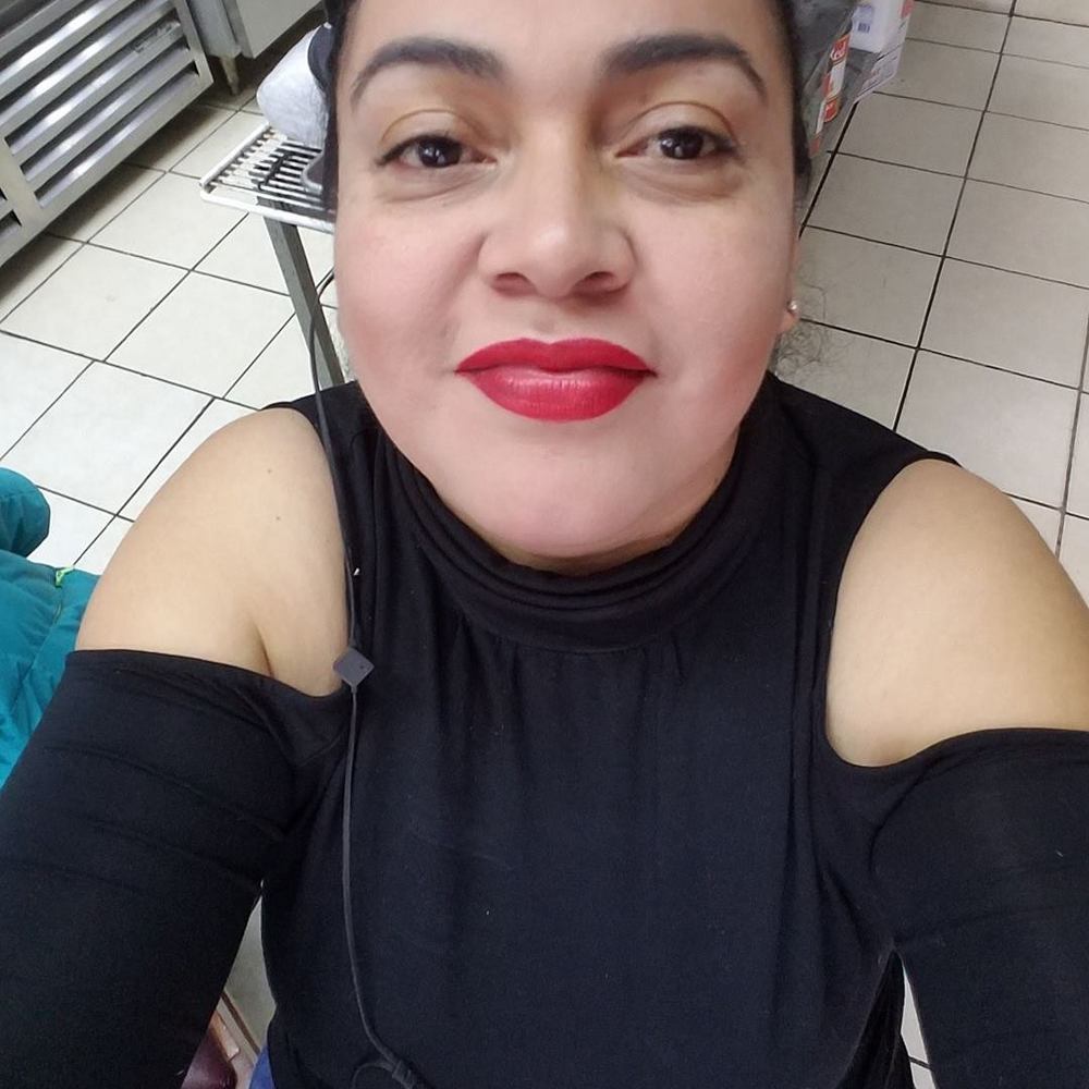 Meet your Posher, Gloria